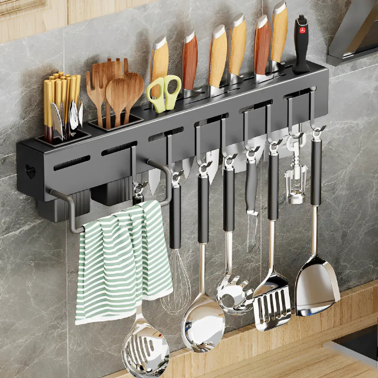porta-utensilios-organizador-de-parede-para-cozinha-modernize-foto-fixado-na-parede-com-utensilios-inox