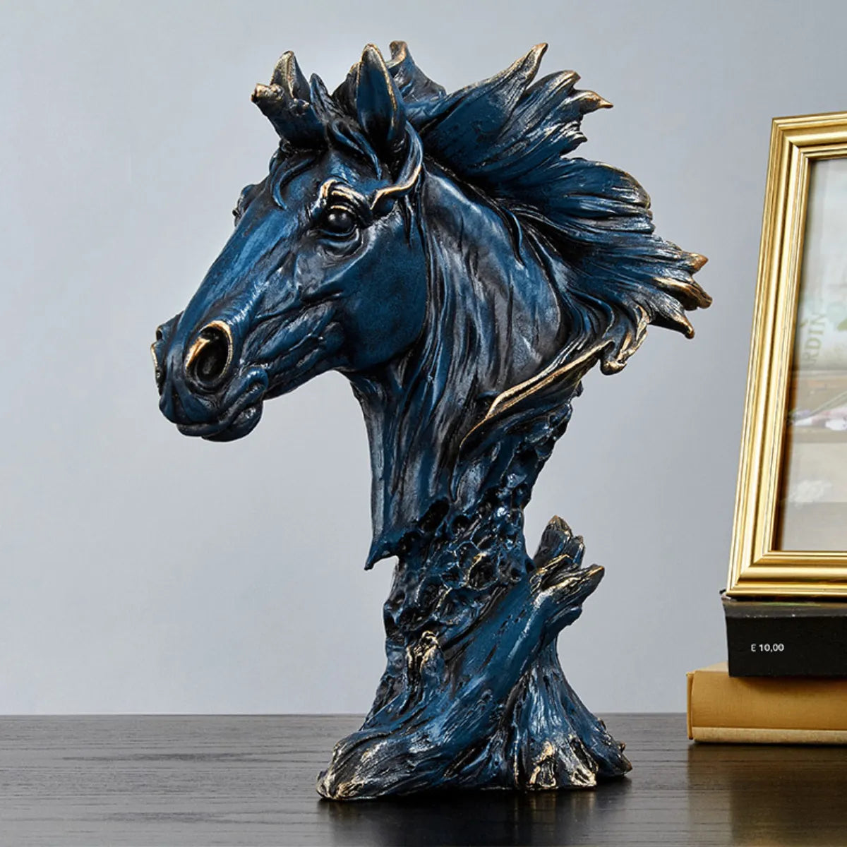 escultura-decorativa-estatua-cavalo-azul-modernize-foto-frente-resina