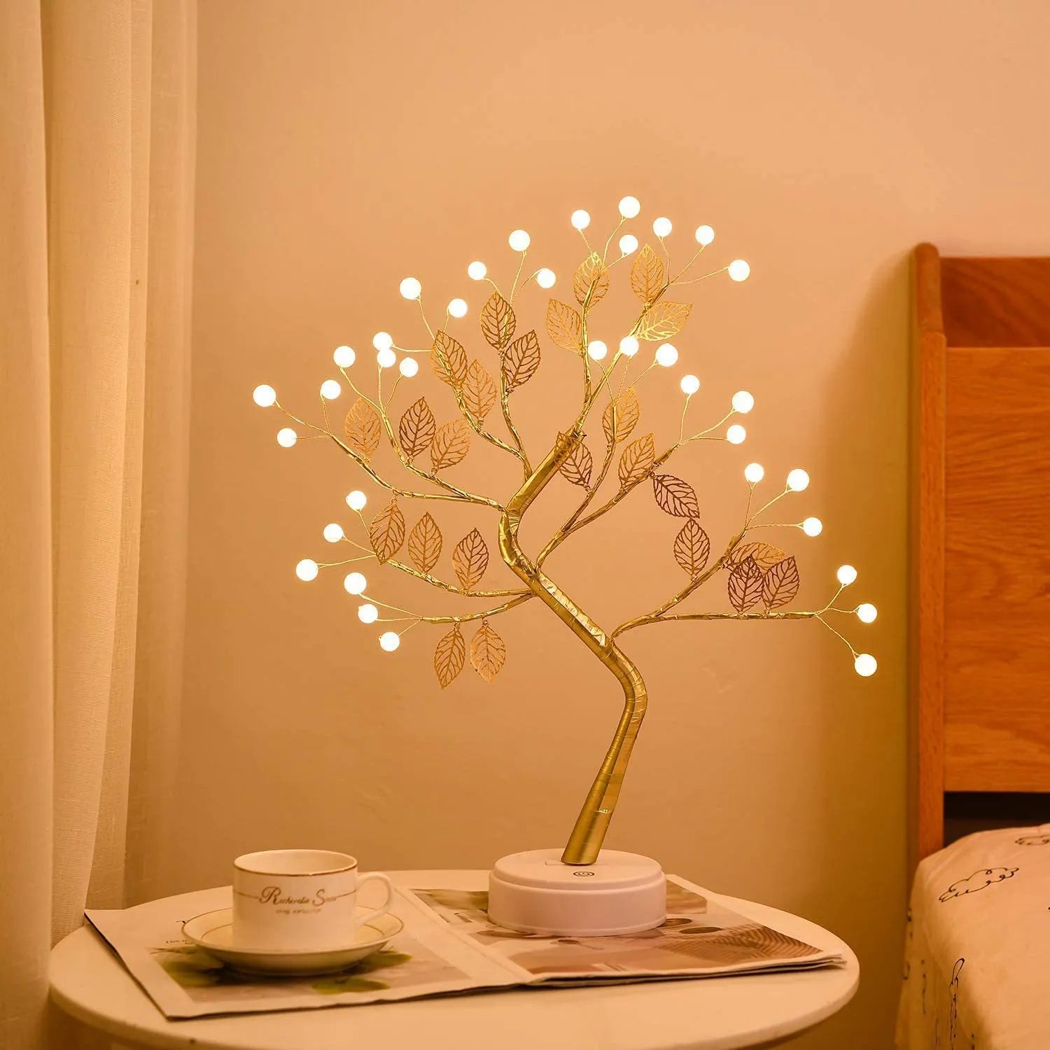 escultura-decorativa-luminaria-de-mesa-arvore-modernize-foto-frente-longe-cabeceira-cama-luz